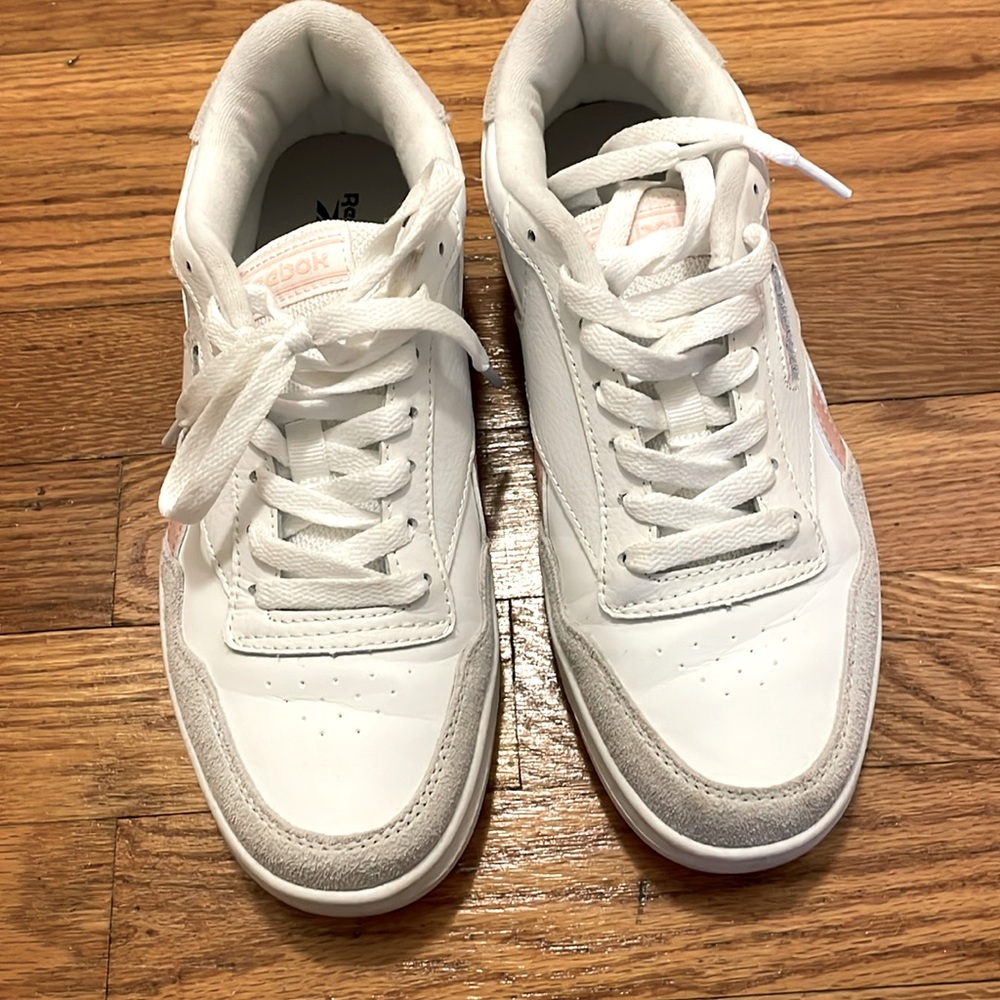 Reebok Sneakers